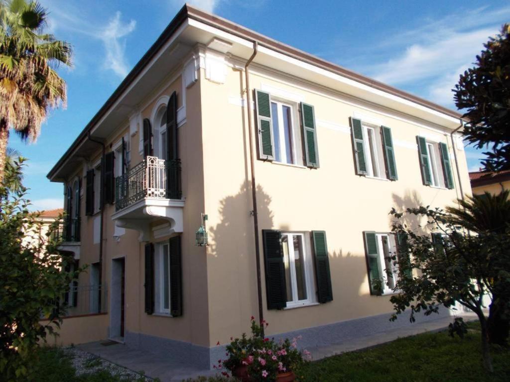 B&B Rossana Carrara Eksteriør billede